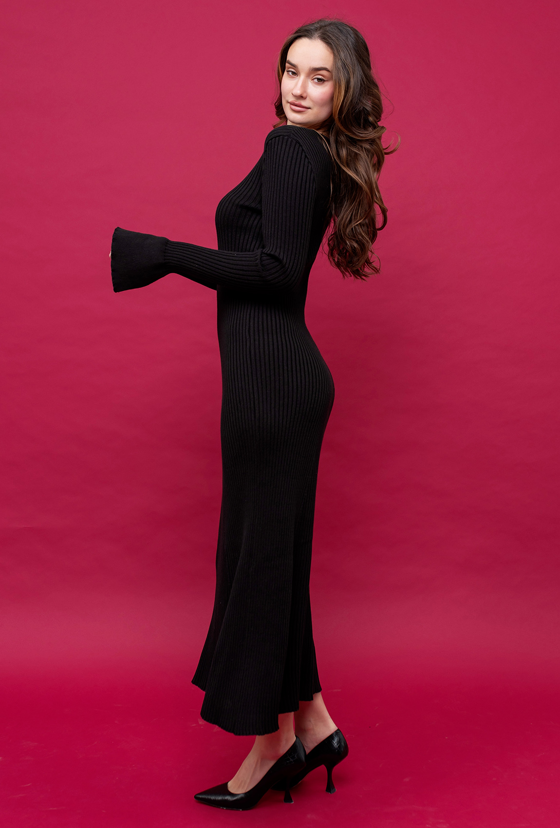 Чорна сукня в'язка з серцем —  566723. Maritel. Зображення 1