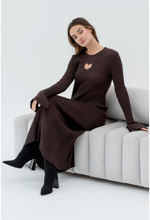 Шоколадное платье вязка с сердцем — 536385. Maritel. Изображенние 5 Шоколадное платье вязка с сердцем — 536385. Maritel. Изображенние 5