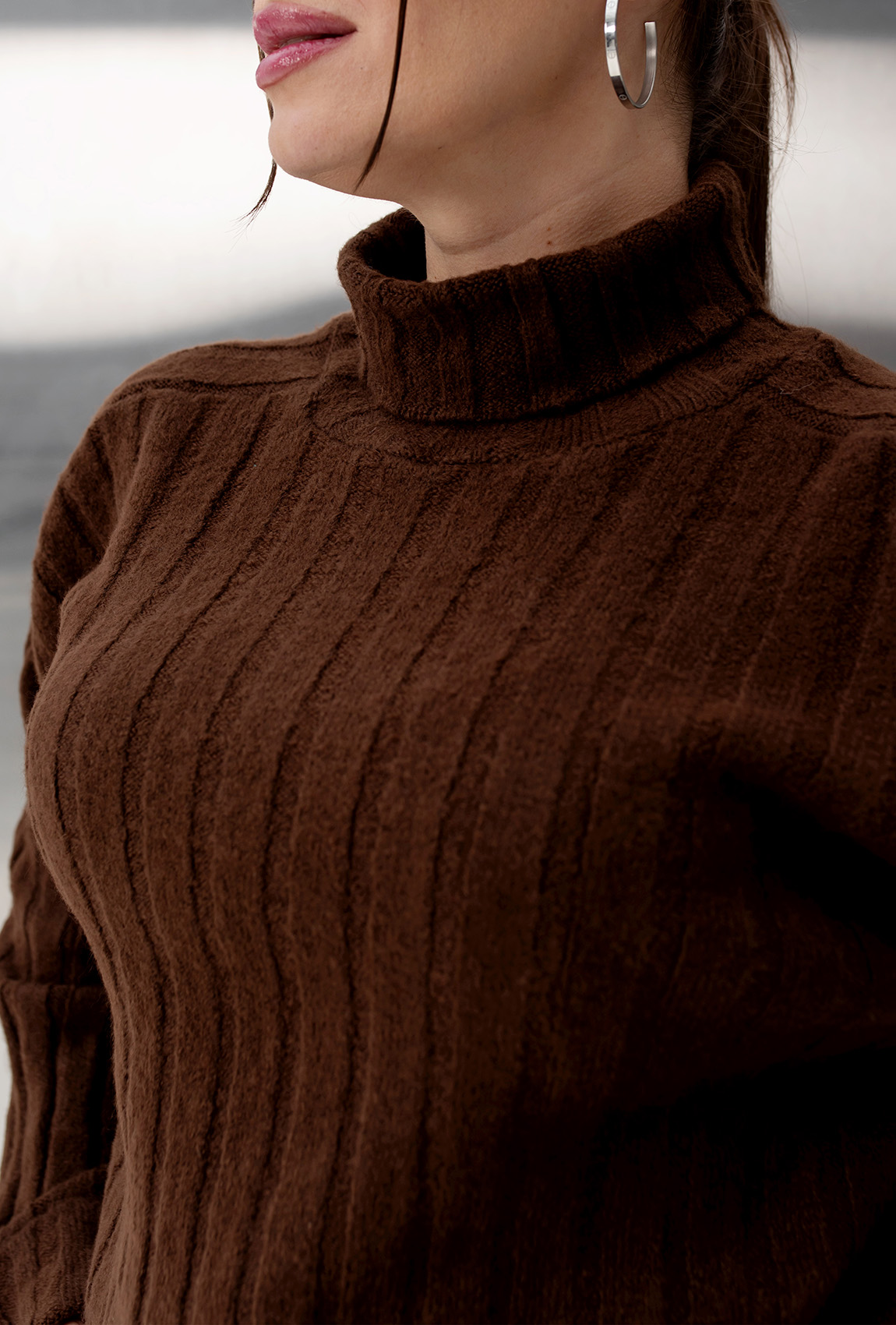 Шоколадний в'язаний светр —  741430. Maritel. Зображення 3