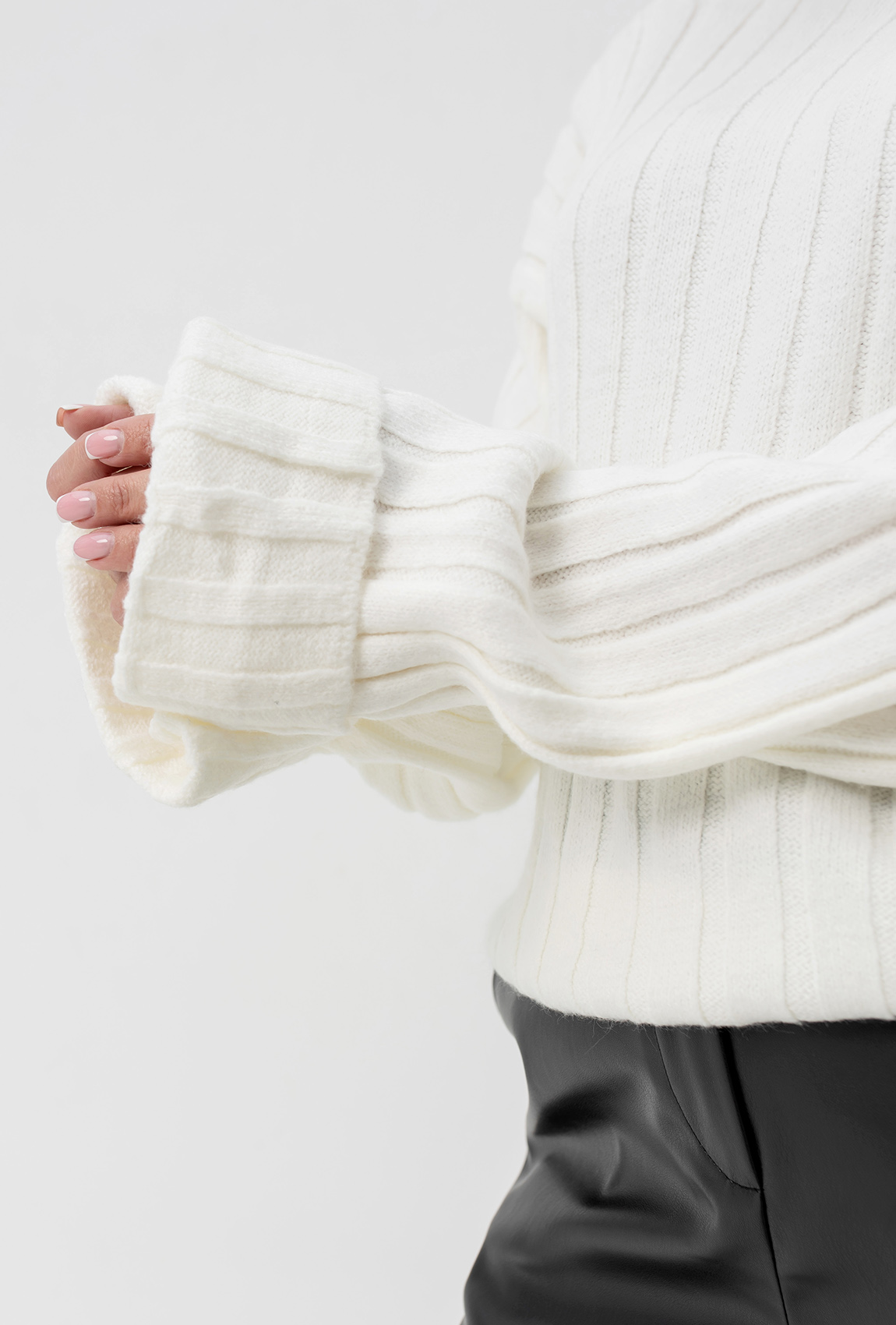 Молочний в'язаний светр —  224413. Maritel. Зображення 4