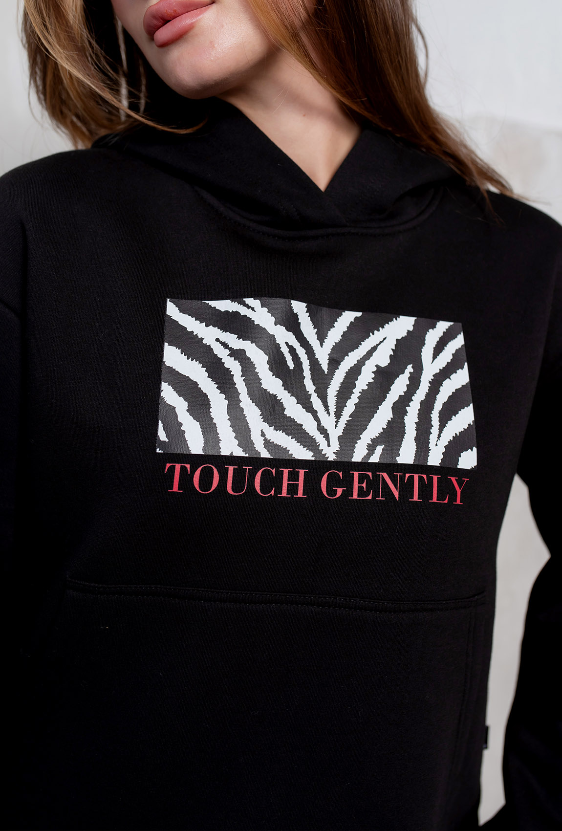 Черный худи футер Touch gently —  301205. Maritel. Изображенние 3