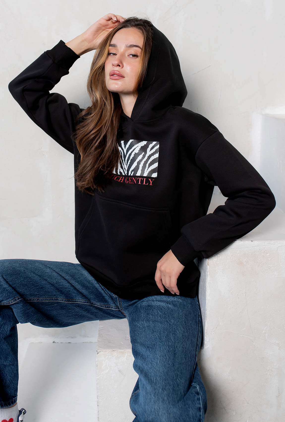 Черный худи футер Touch gently —  301205. Maritel. Изображенние 4