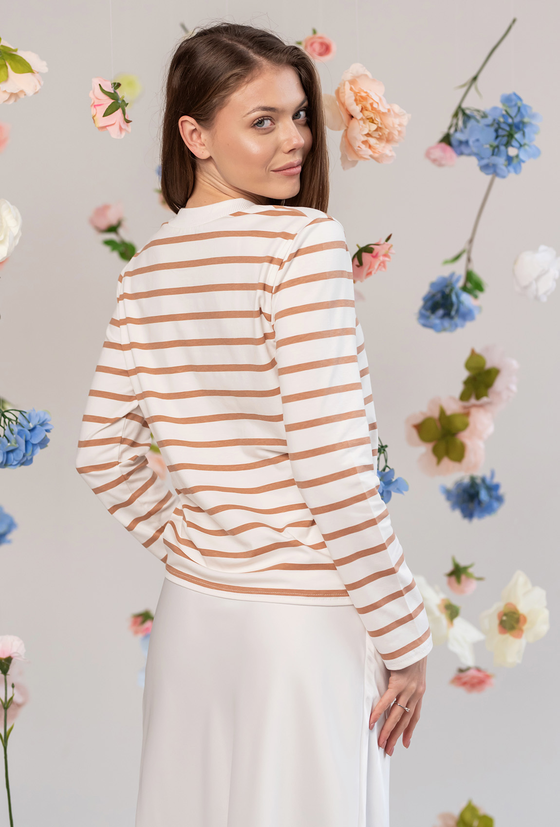 Бежева кофта в смужку — 438103. Maritel. Зображення 2 Бежева кофта в смужку — 438103. Maritel. Зображення 2