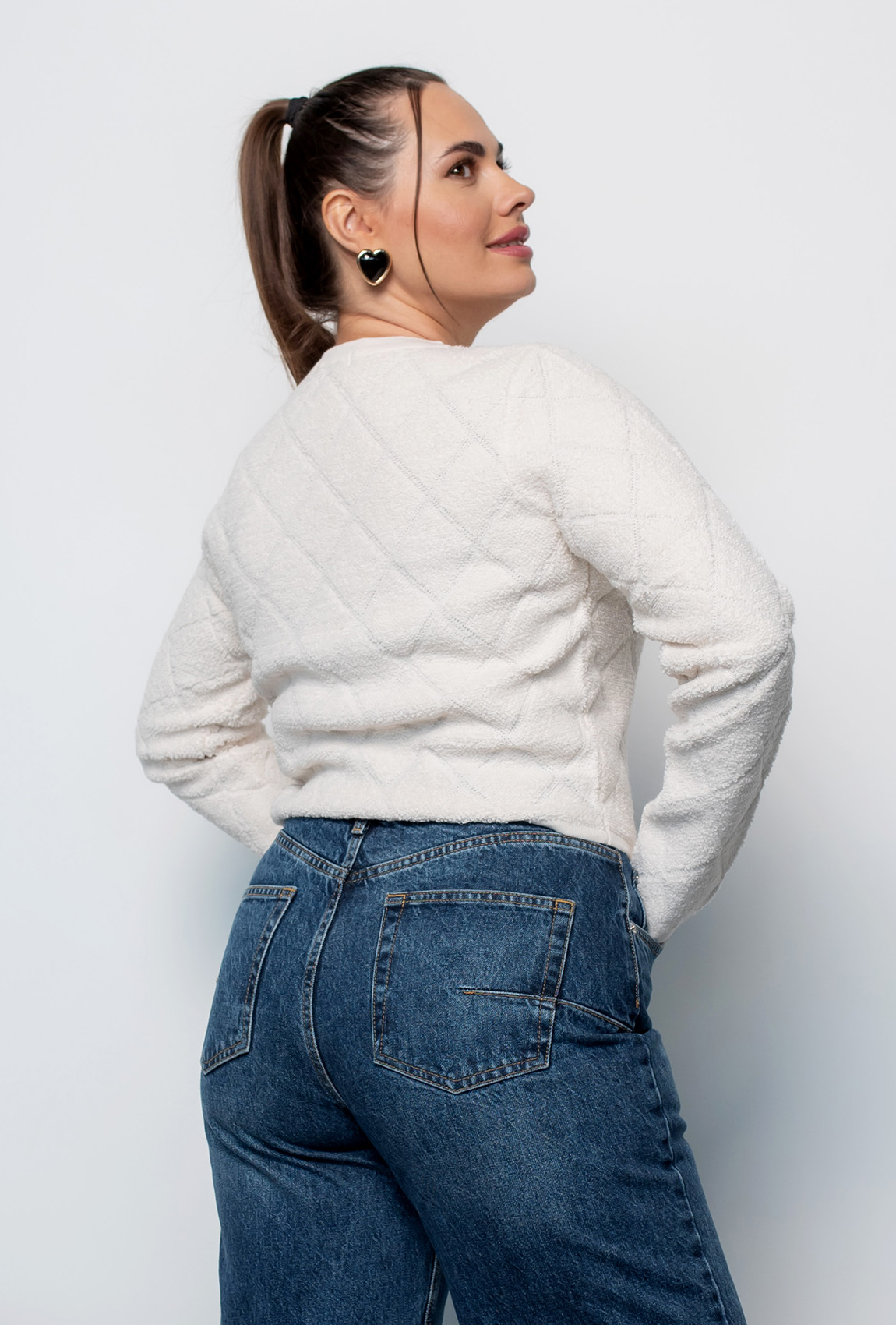 Молочная вязаная кофта с пуговицами. —  133586. Maritel. Изображенние 2