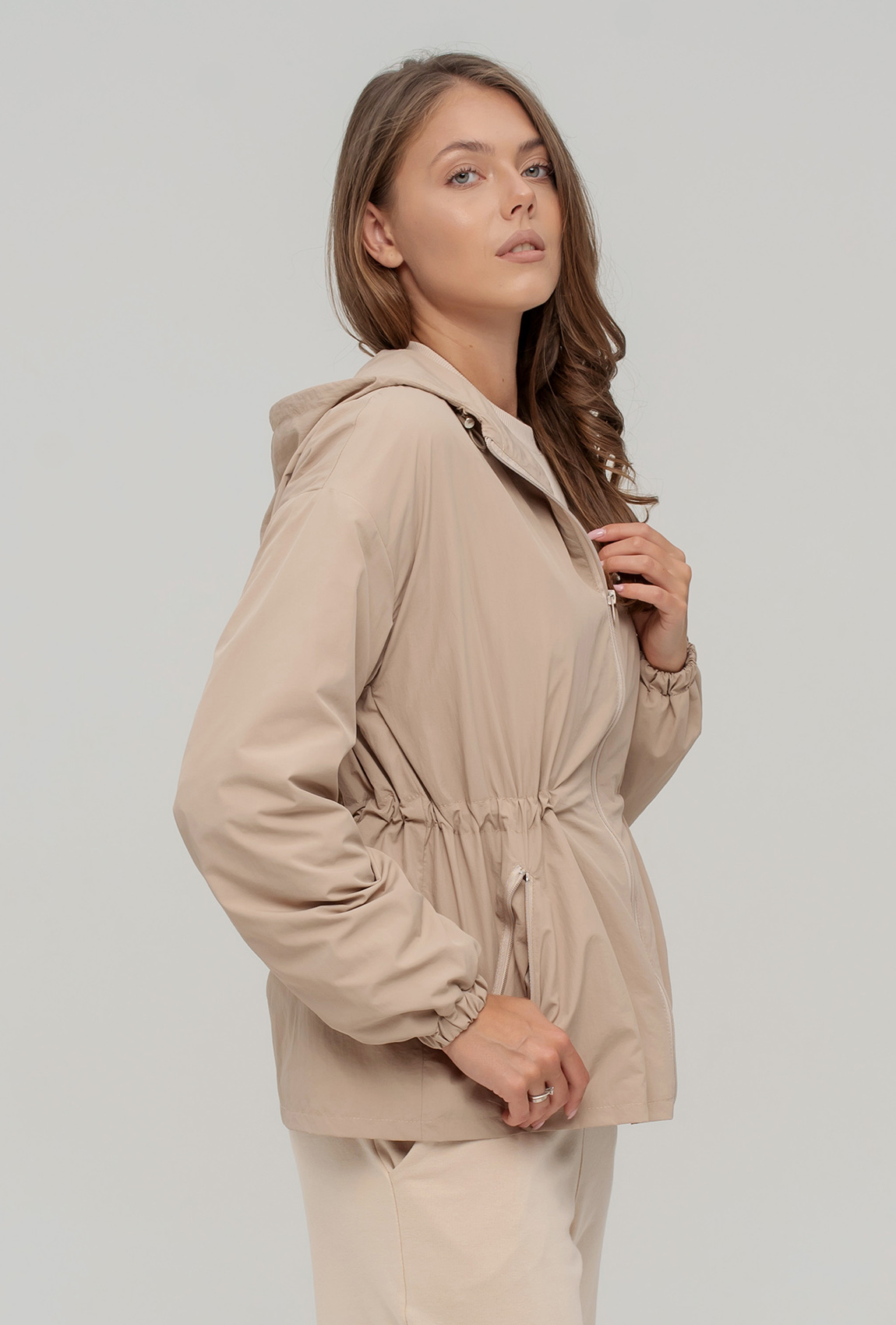 Бежевая куртка-ветровка —  797593. Maritel. Изображенние 4