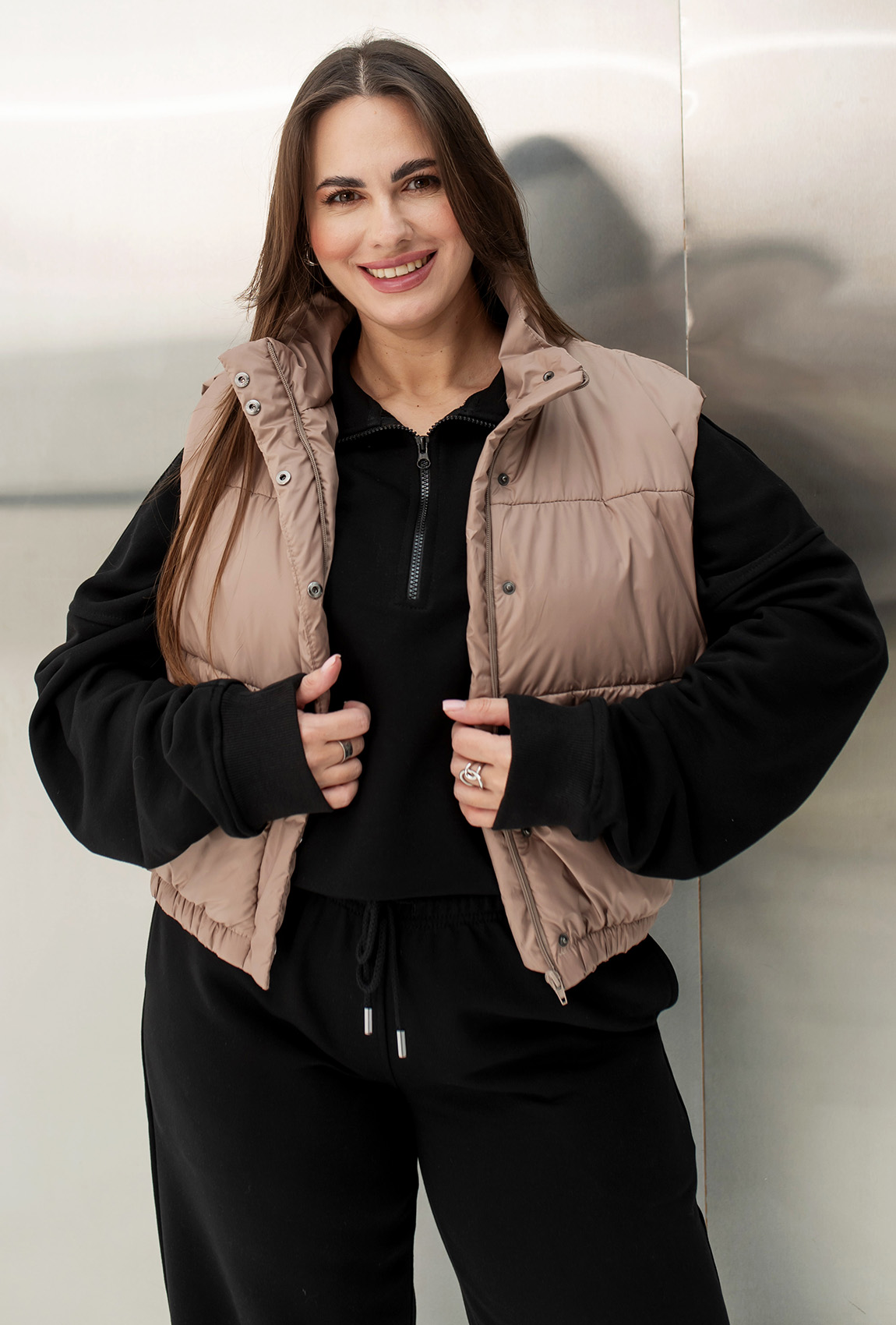 Укороченный жилет цвета капучино —  962929. Maritel. Изображенние 3