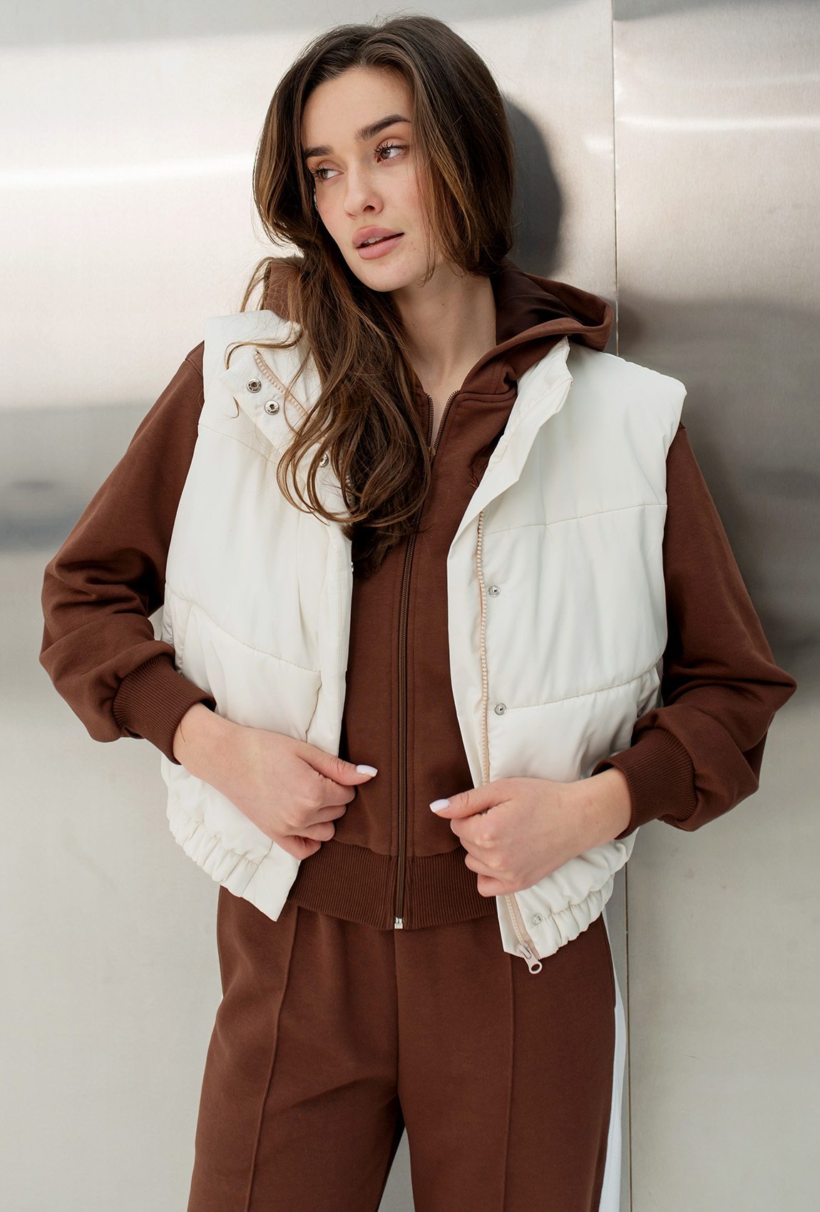 Молочний вкорочений жилет —  301295. Maritel