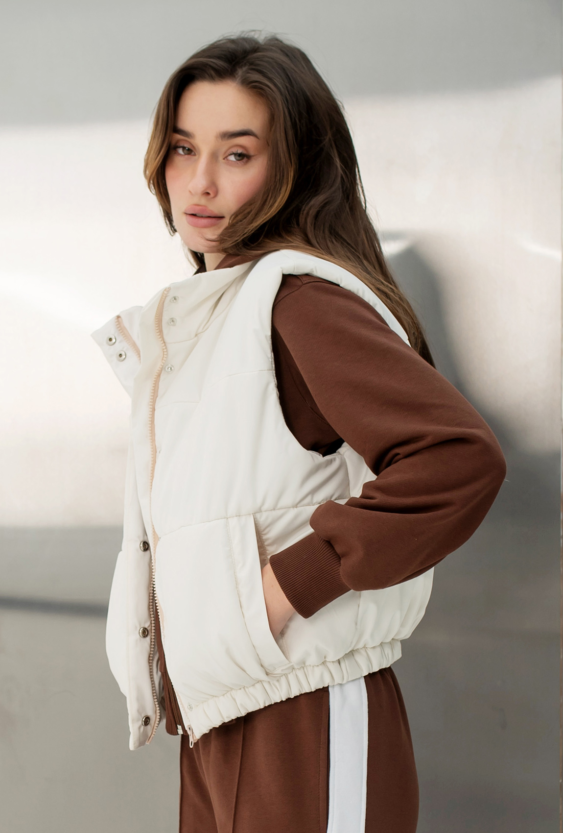 Молочний вкорочений жилет —  301295. Maritel. Зображення 1