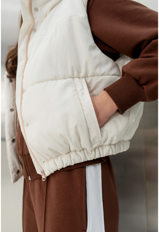 Молочный укороченный жилет —  301295. Maritel. Изображенние 4 Молочный укороченный жилет —  301295. Maritel. Изображенние 4