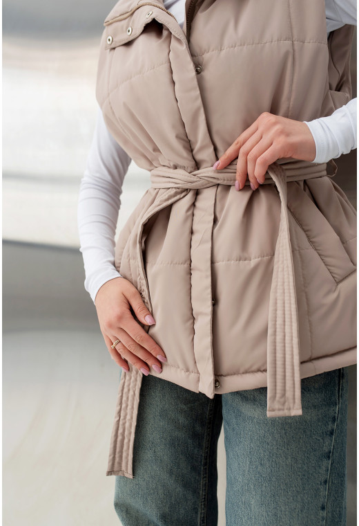 Бежевая весенняя жилетка —  525127. Maritel. Изображенние 6 Бежевая весенняя жилетка —  525127. Maritel. Изображенние 6