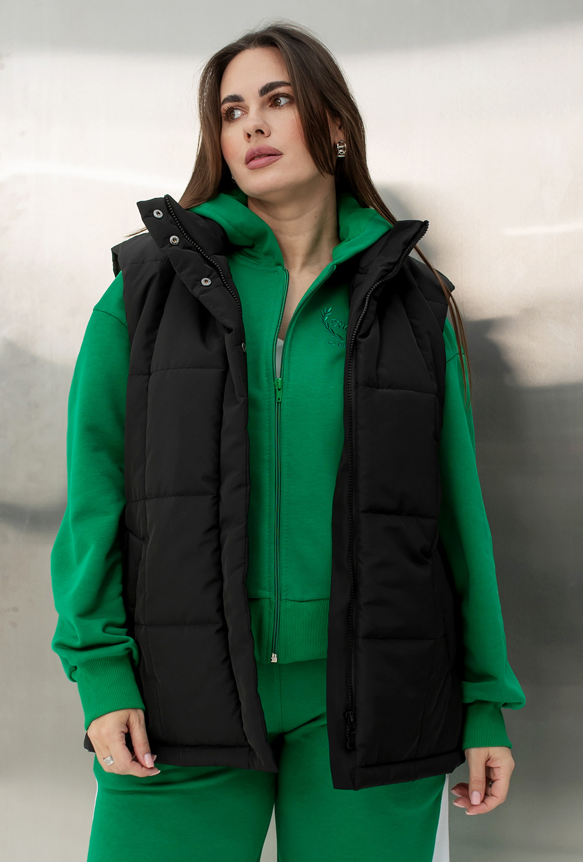 Черная весенняя жилетка —  823540. Maritel