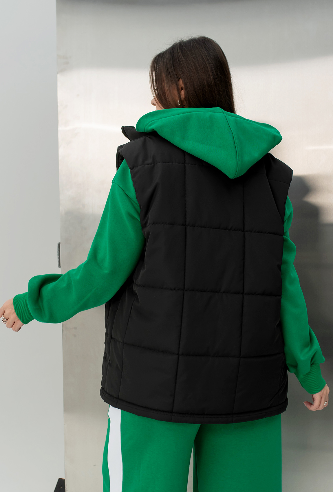 Черная весенняя жилетка —  823540. Maritel. Изображенние 2