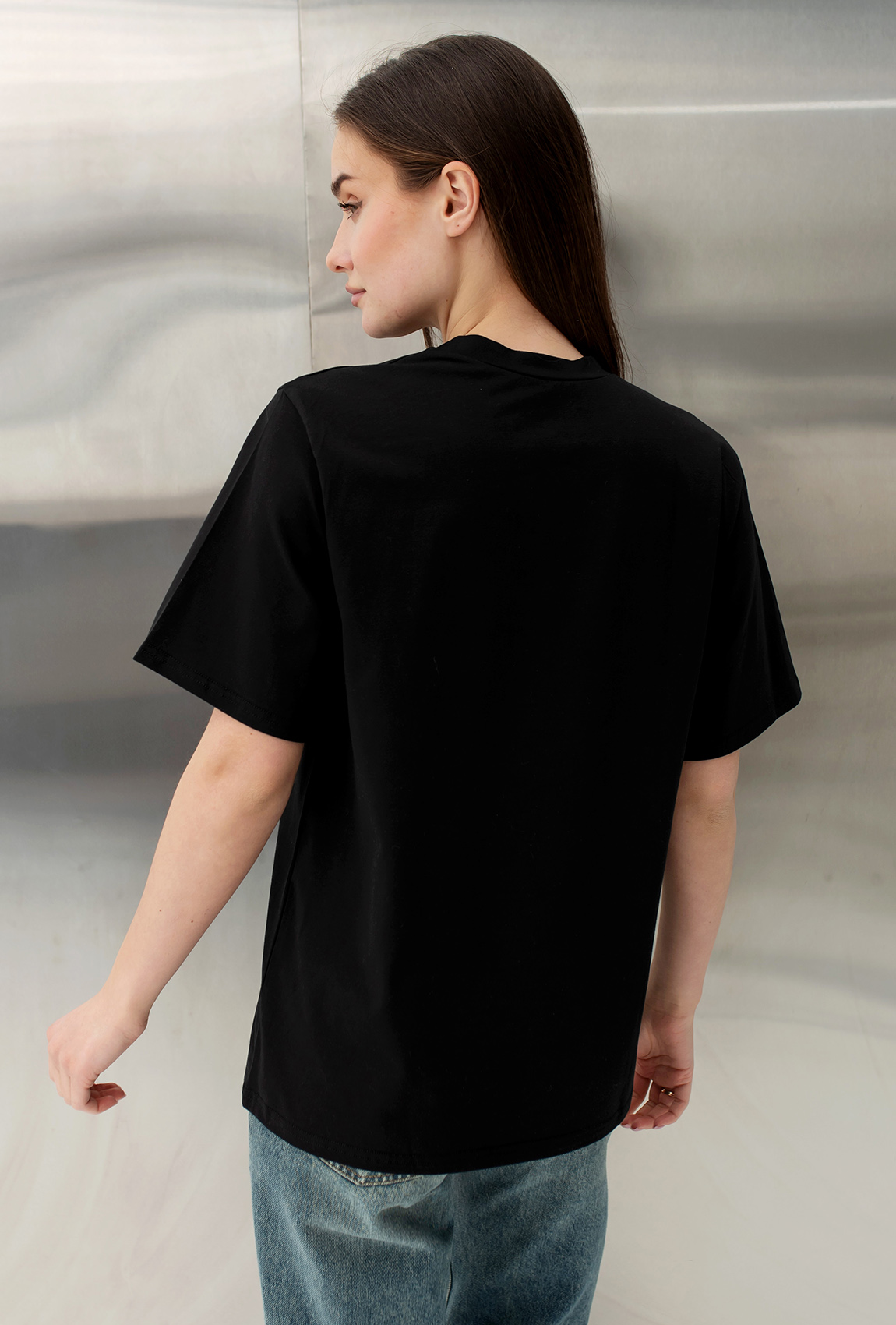 Черная футболка цветы —  959624. Maritel. Изображенние 1 Черная футболка цветы —  959624. Maritel. Изображенние 1