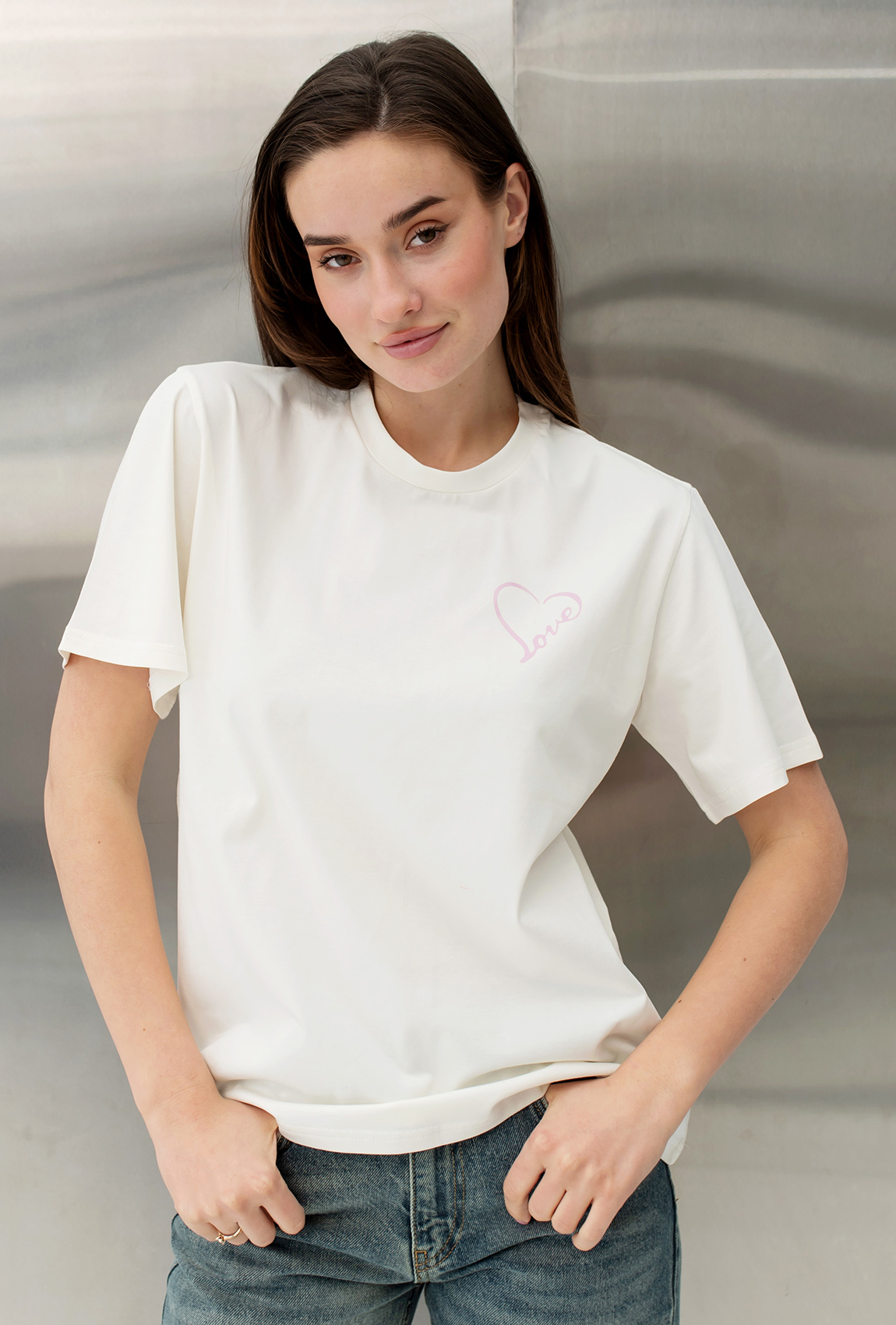 Молочная футболка Love с сердцем —  143147. Maritel Молочная футболка Love с сердцем —  143147. Maritel
