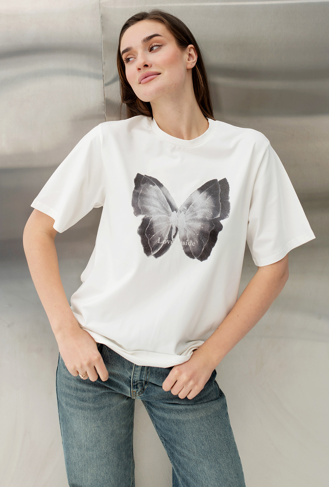 Молочная футболка бабочка — 639695. Maritel. Изображенние 1 Молочная футболка бабочка — 639695. Maritel. Изображенние 1