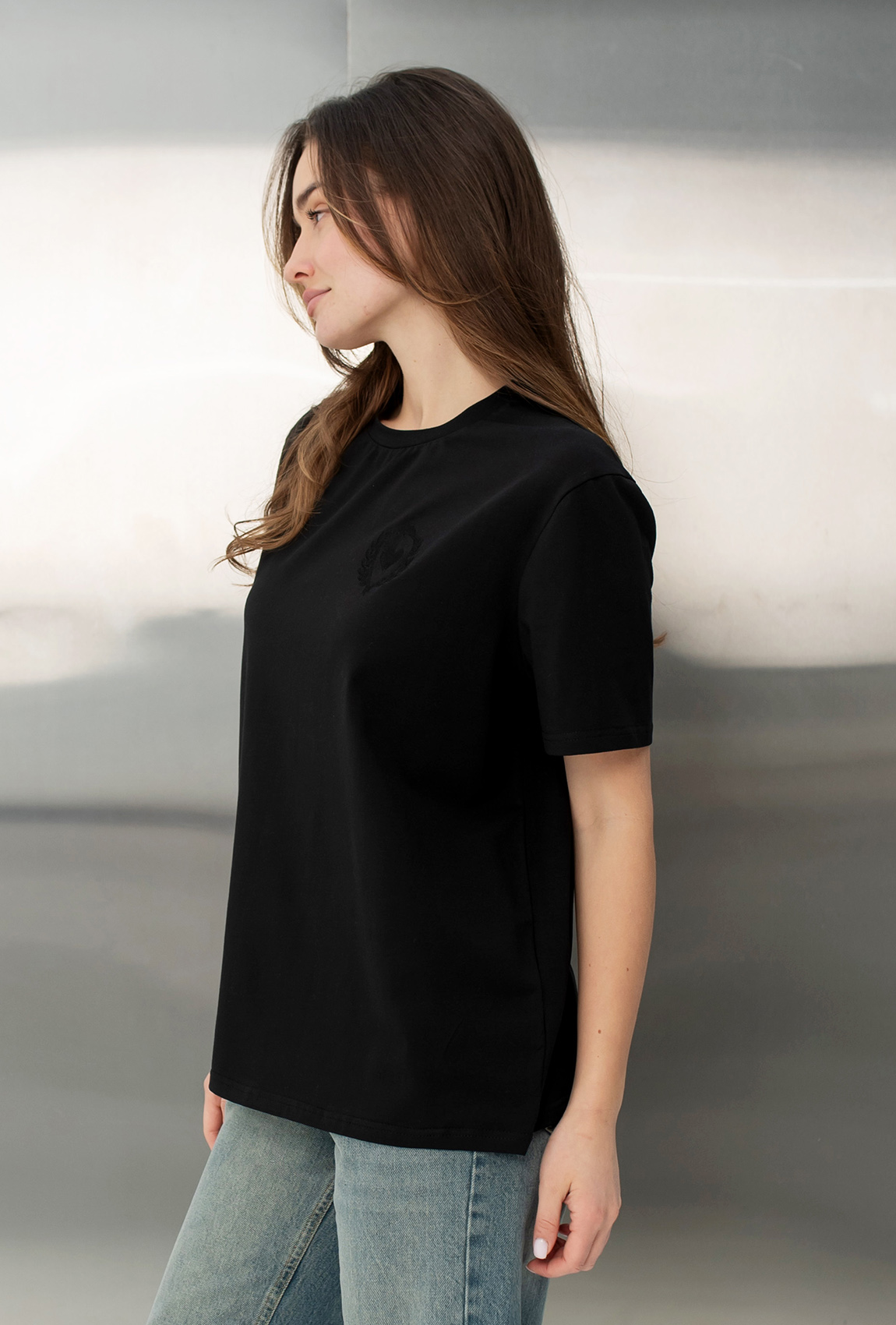 Чорна футболка з вишивкою Secret —  388518. Maritel. Зображення 1