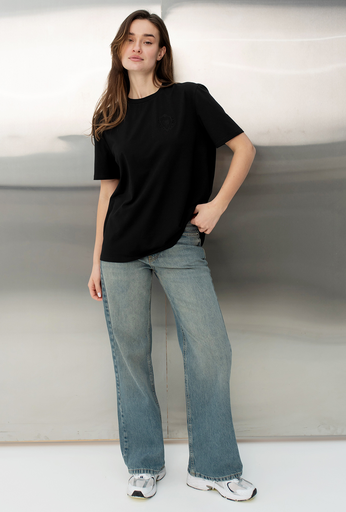 Чорна футболка з вишивкою Secret —  388518. Maritel. Зображення 5