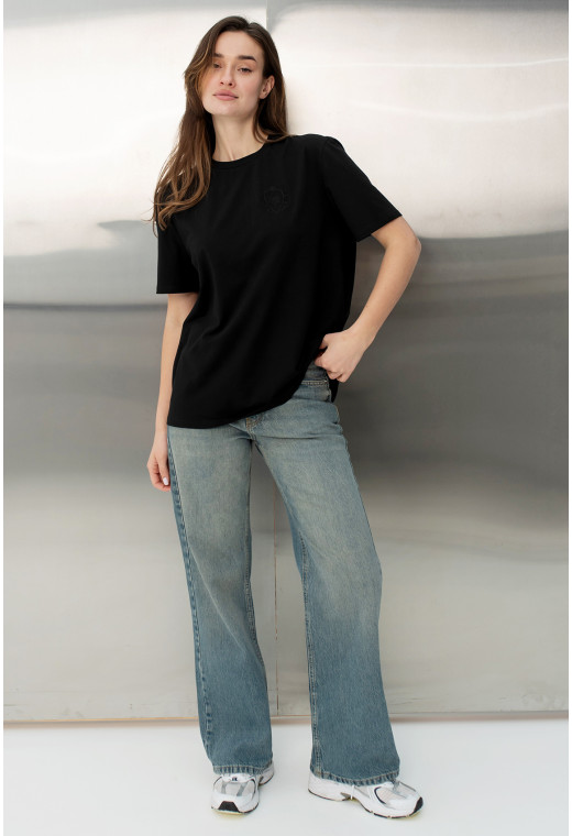 Чорна футболка з вишивкою Secret — 388518. Maritel. Зображення 5 Чорна футболка з вишивкою Secret — 388518. Maritel. Зображення 5