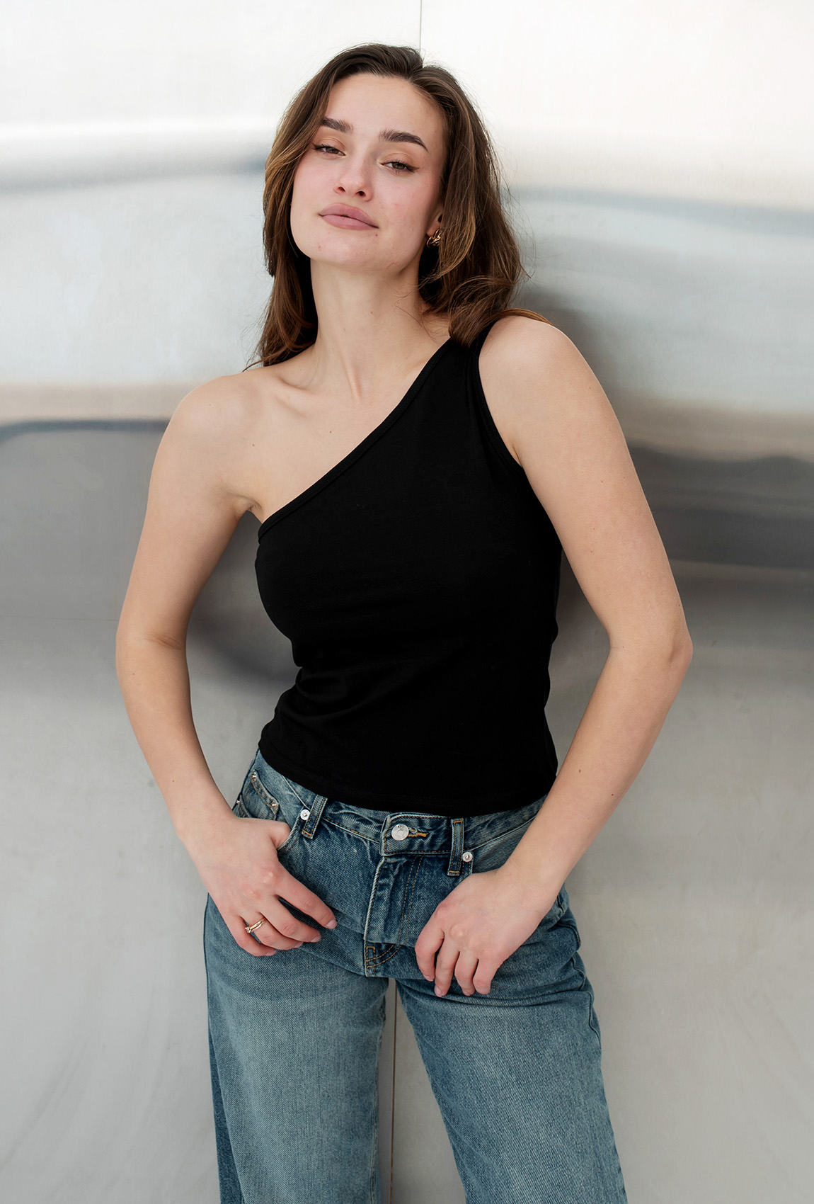 Чорна майка на одне плече — 438705. Maritel. Зображення 2 Чорна майка на одне плече — 438705. Maritel. Зображення 2