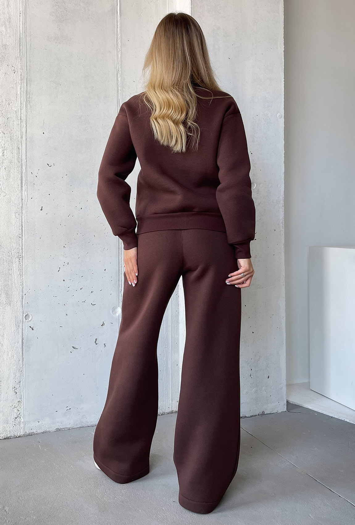 Шоколадный костюм футер со стойкой — 527329. Maritel. Изображенние 2 Шоколадный костюм футер со стойкой — 527329. Maritel. Изображенние 2