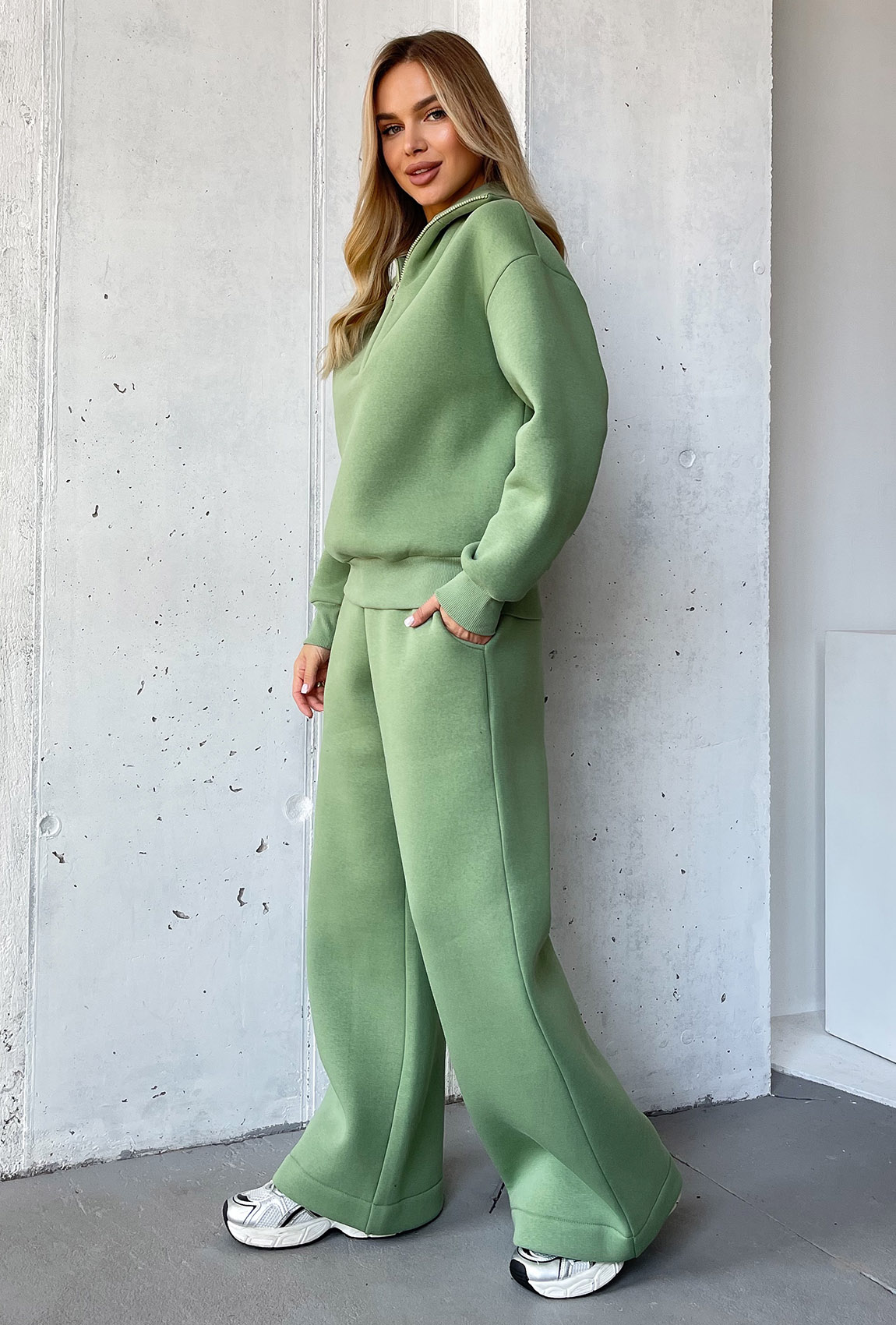 Оливковий костюм футер зі стійкою —  701696. Maritel. Зображення 1