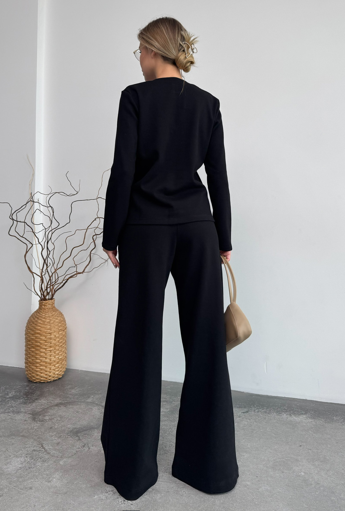 Чорний костюм лакоста з начосом —  372988. Maritel. Зображення 2