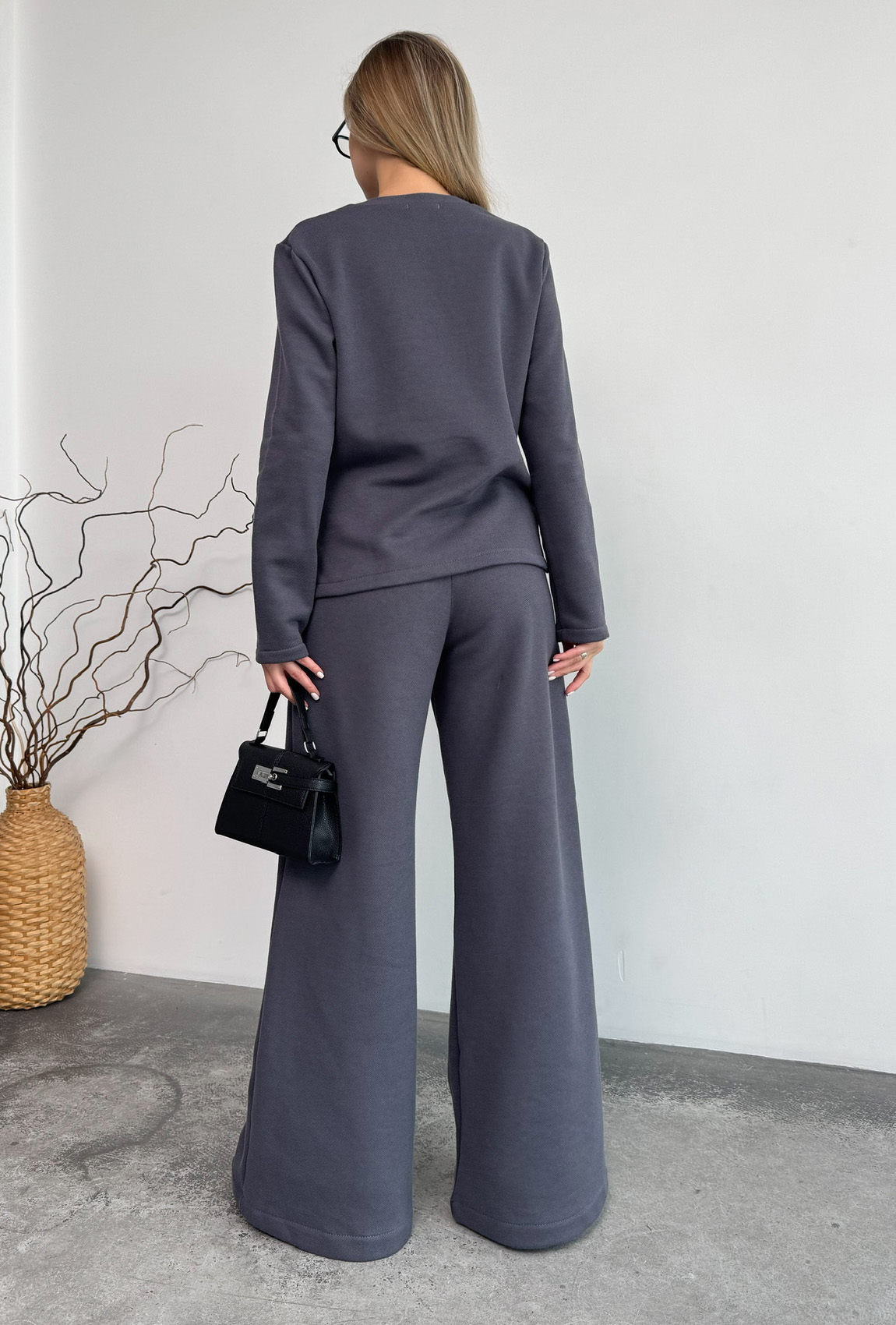 Графитовый костюм лакоста с начесом —  503253. Maritel. Изображенние 2