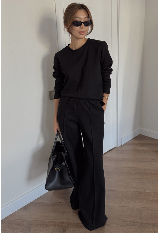 Чорний костюм лакоста з начосом —  372988. Maritel. Зображення 1 Чорний костюм лакоста з начосом —  372988. Maritel. Зображення 1