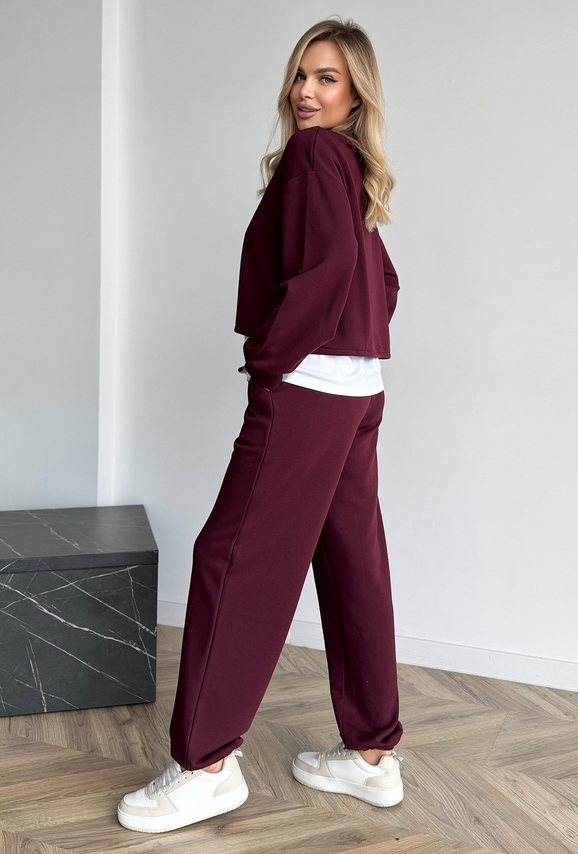 Вишневый костюм петля с затяжками —  426817. Maritel. Изображенние 1