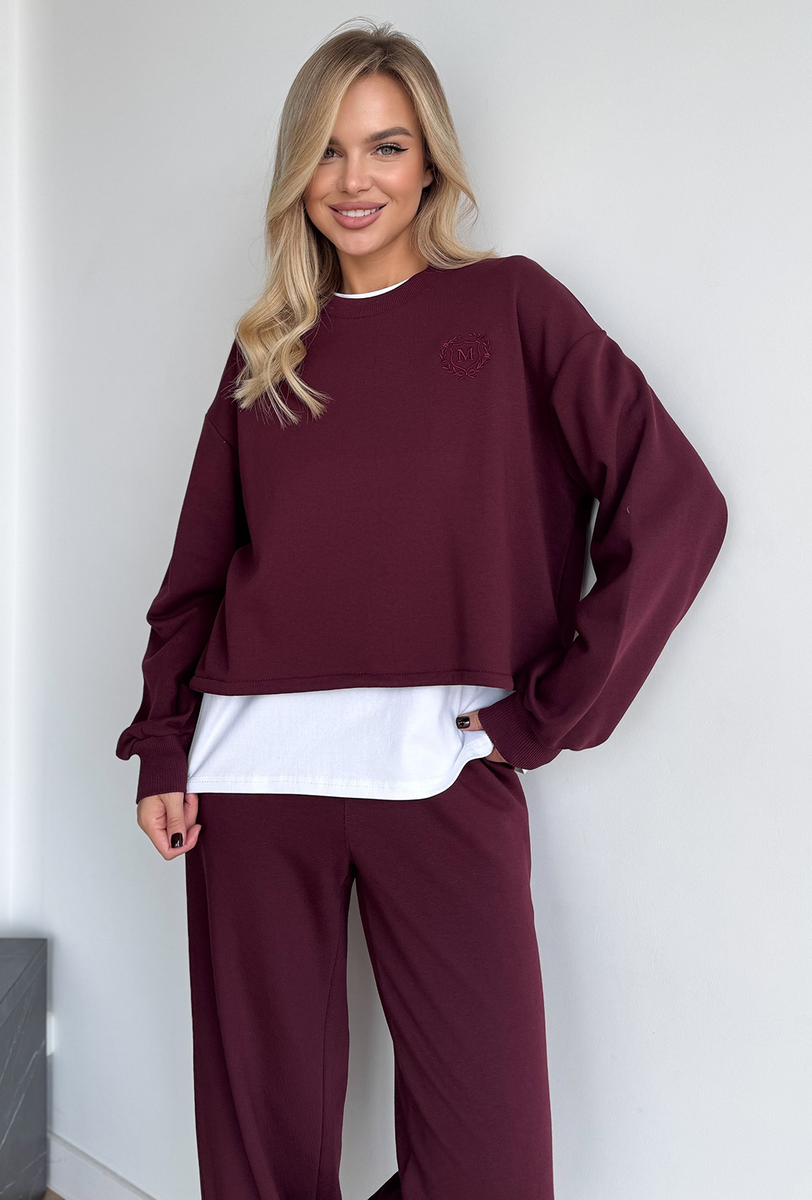 Вишневый костюм петля с затяжками —  426817. Maritel. Изображенние 3