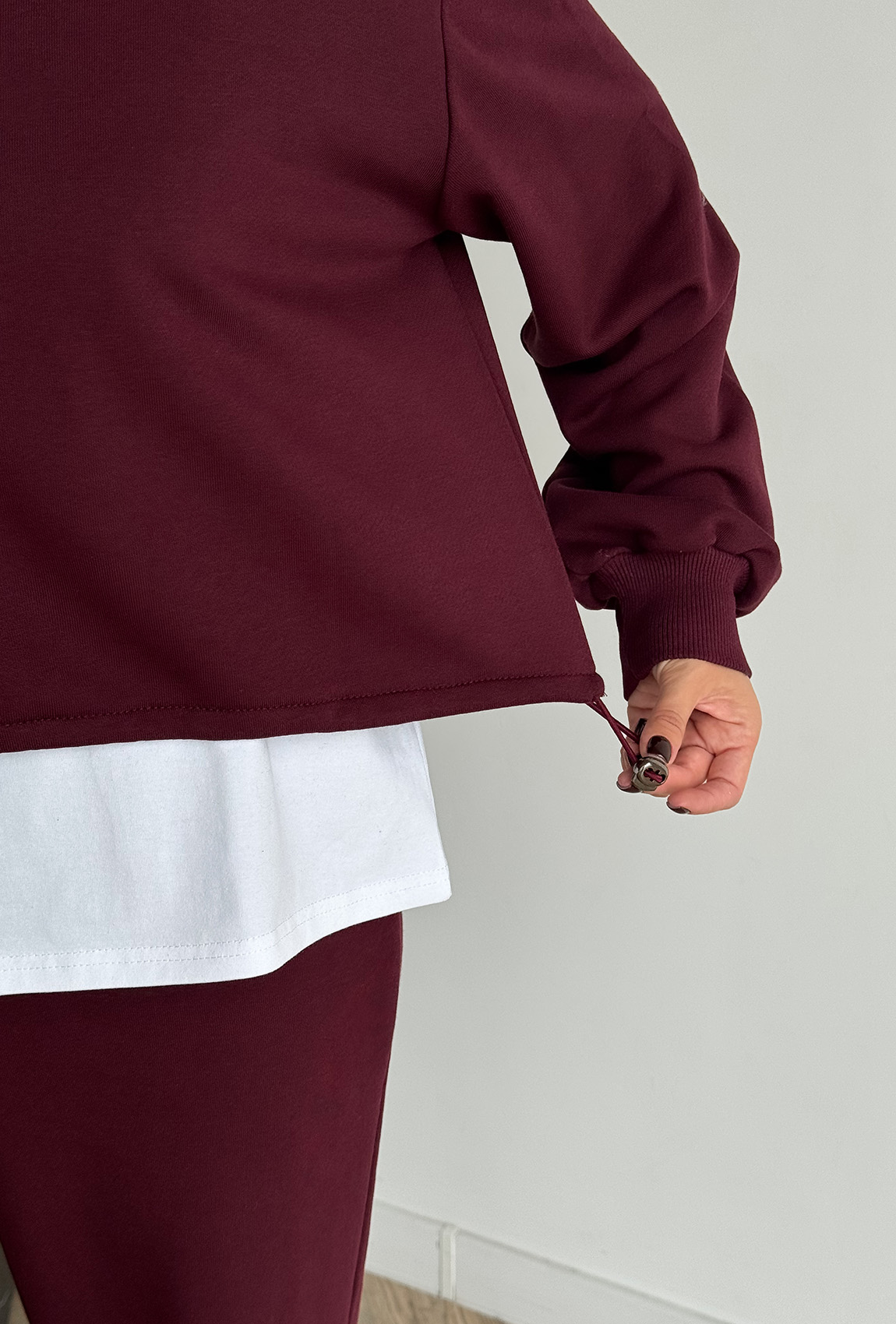 Вишневый костюм петля с затяжками —  426817. Maritel. Изображенние 5