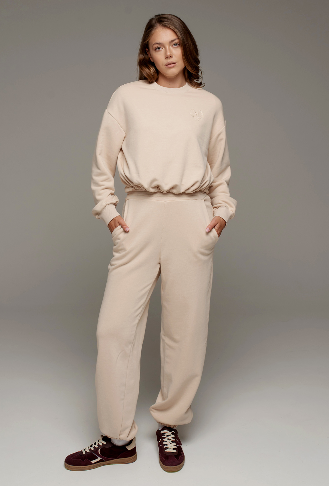 Бежевый костюм петля с затяжками —  180862. Maritel. Изображенние 5