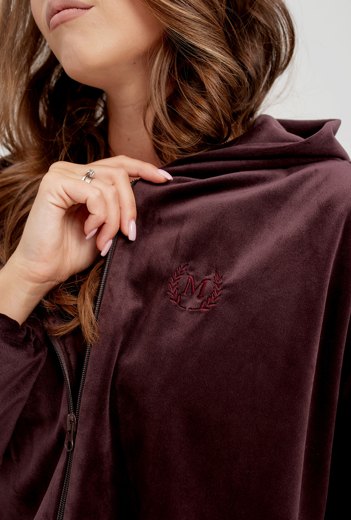 Шоколадний велюровий костюм —  434779. Maritel. Зображення 2