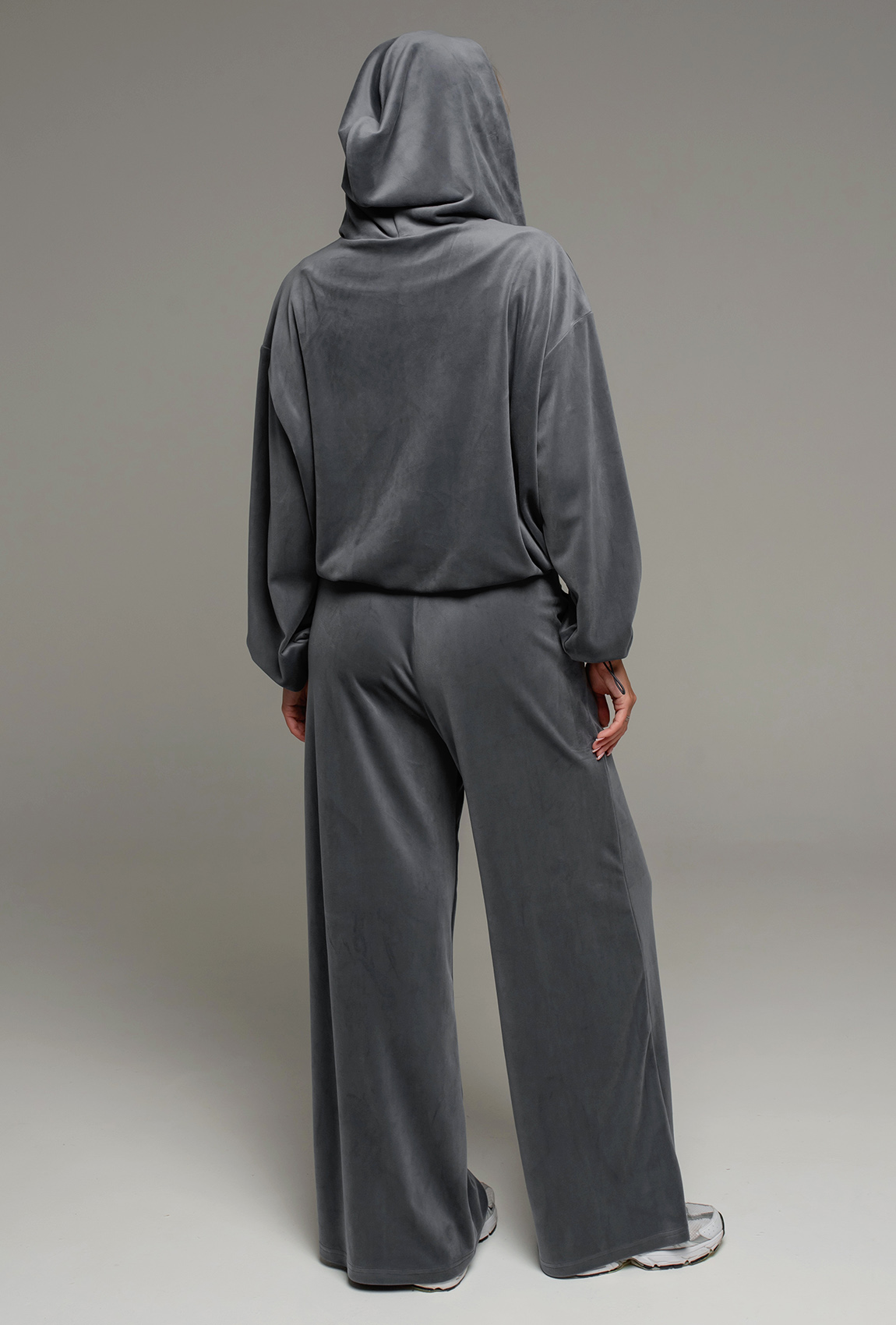 Сірий велюровий костюм —  604552. Maritel. Зображення 2