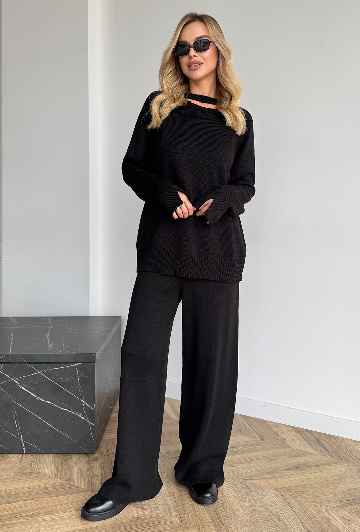 Чорний в'язаний костюм —  686819. Maritel
