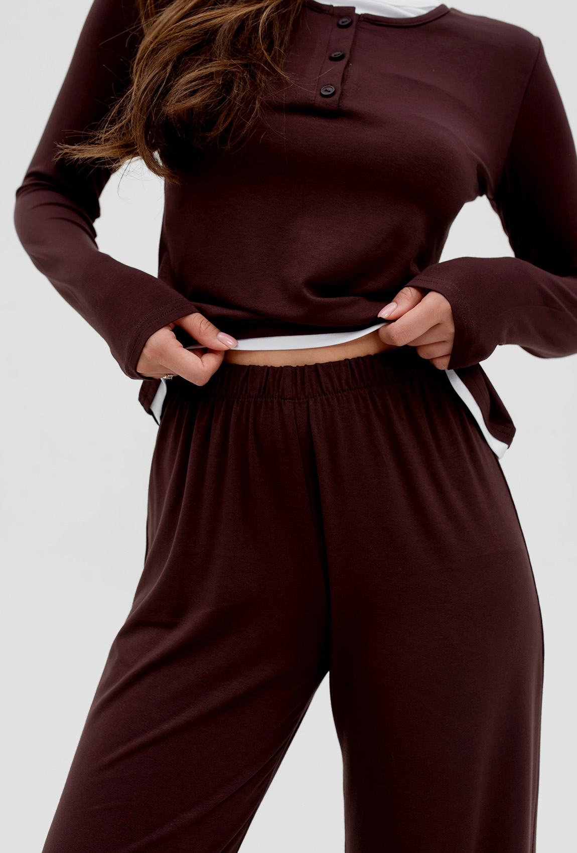 Шоколадный вискозный костюм —  537769. Maritel. Изображенние 4