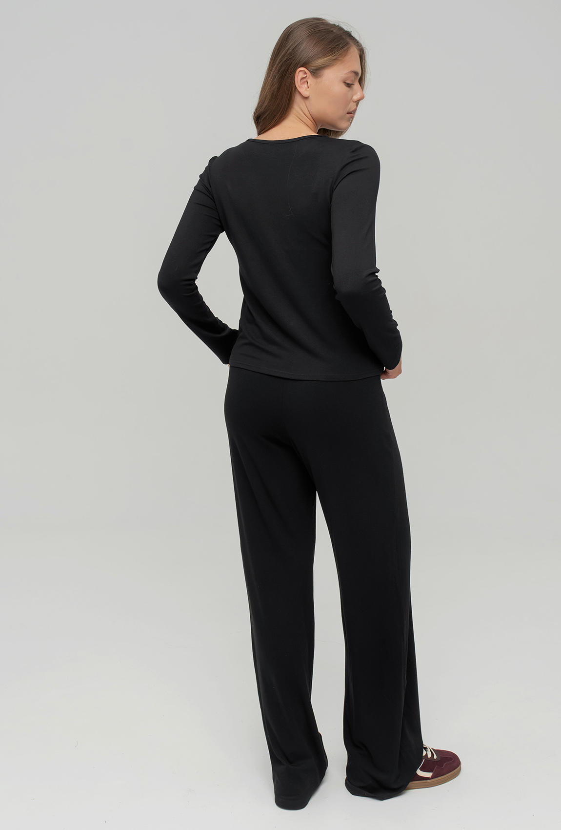 Черный вискозный костюм —  808374. Maritel. Изображенние 2