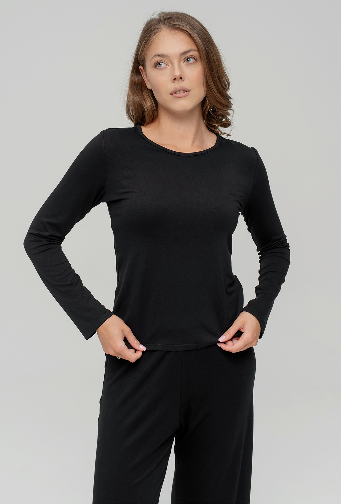 Черный вискозный костюм —  808374. Maritel. Изображенние 3