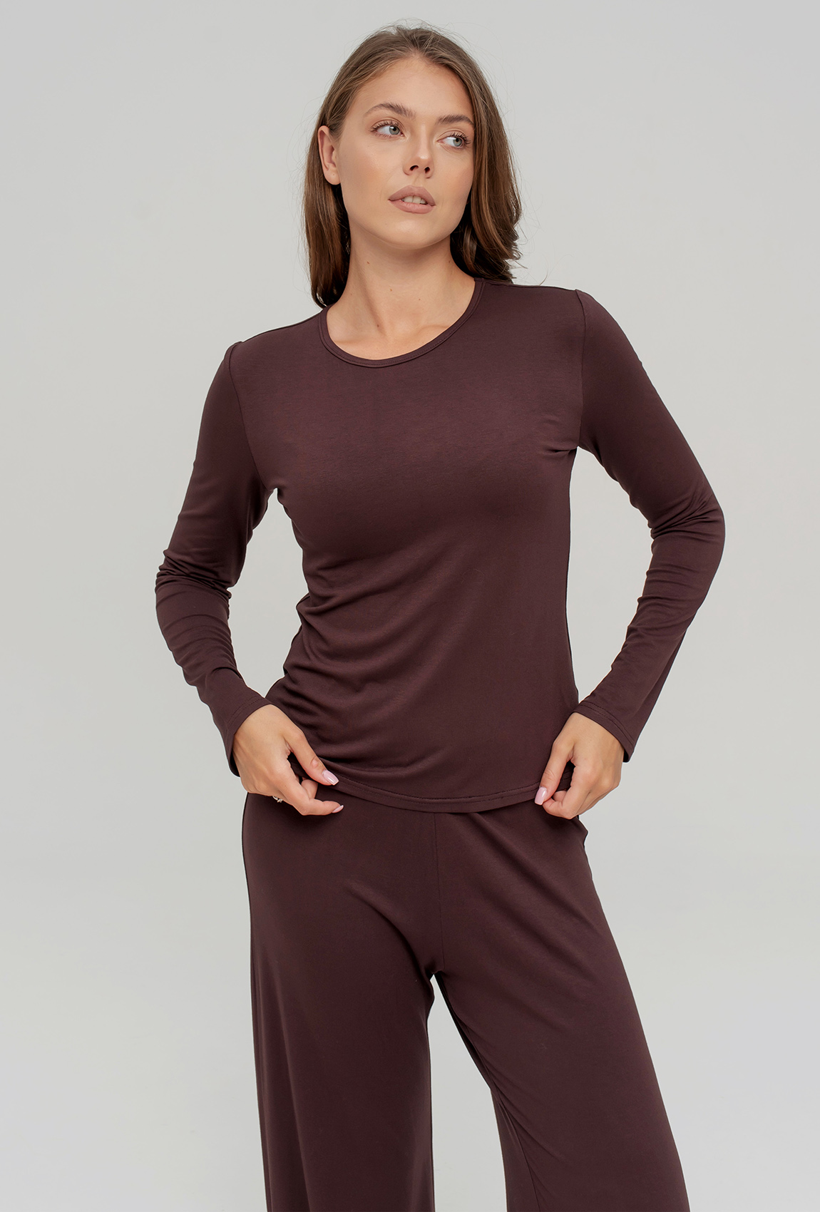 Шоколадный вискозный костюм —  801059. Maritel. Изображенние 2