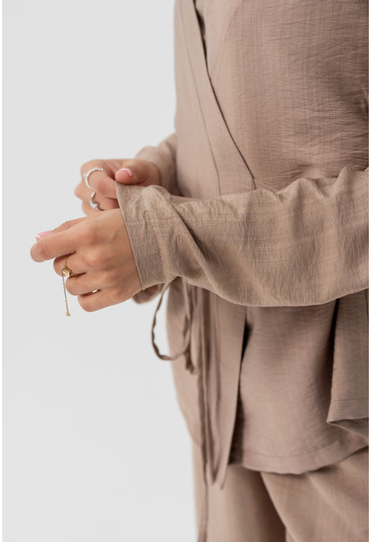 Бежевый костюм кимоно тройка — 517495. Maritel. Изображенние 4 Бежевый костюм кимоно тройка — 517495. Maritel. Изображенние 4