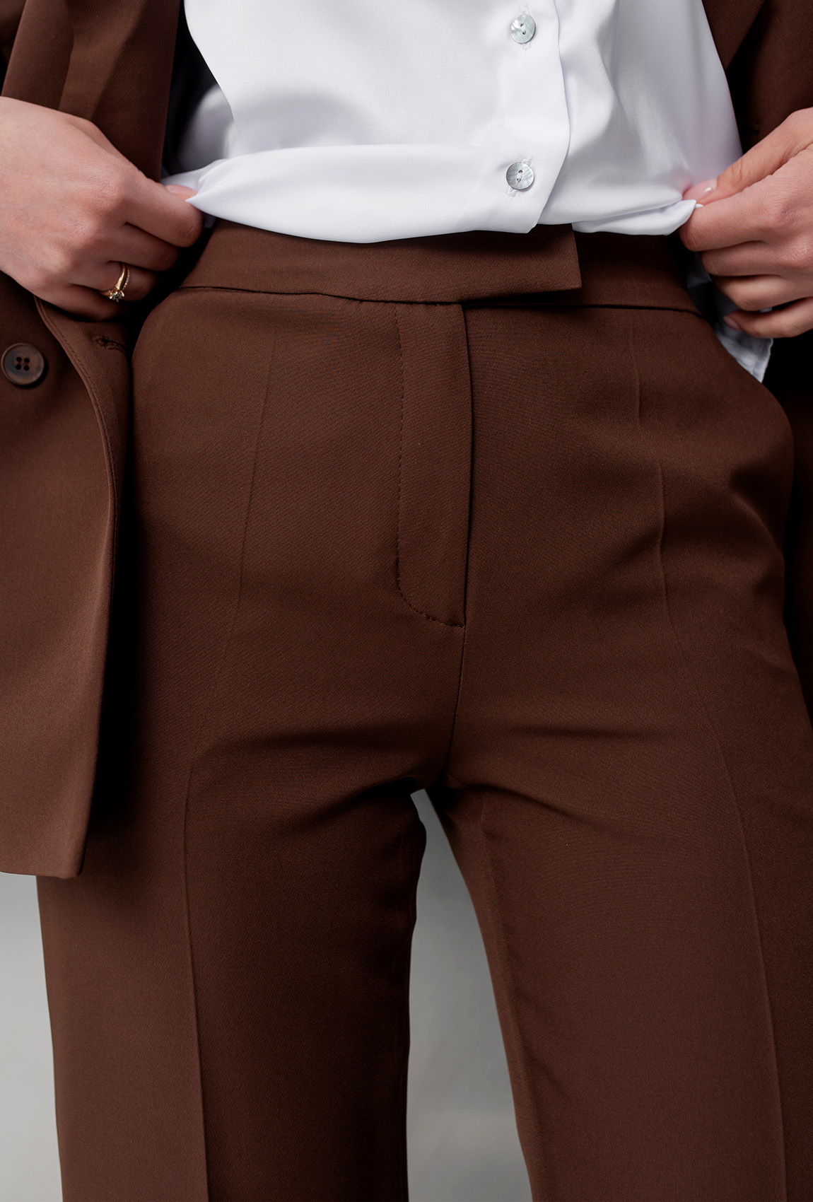 Класичний шоколадний костюм —  543226. Maritel. Зображення 6