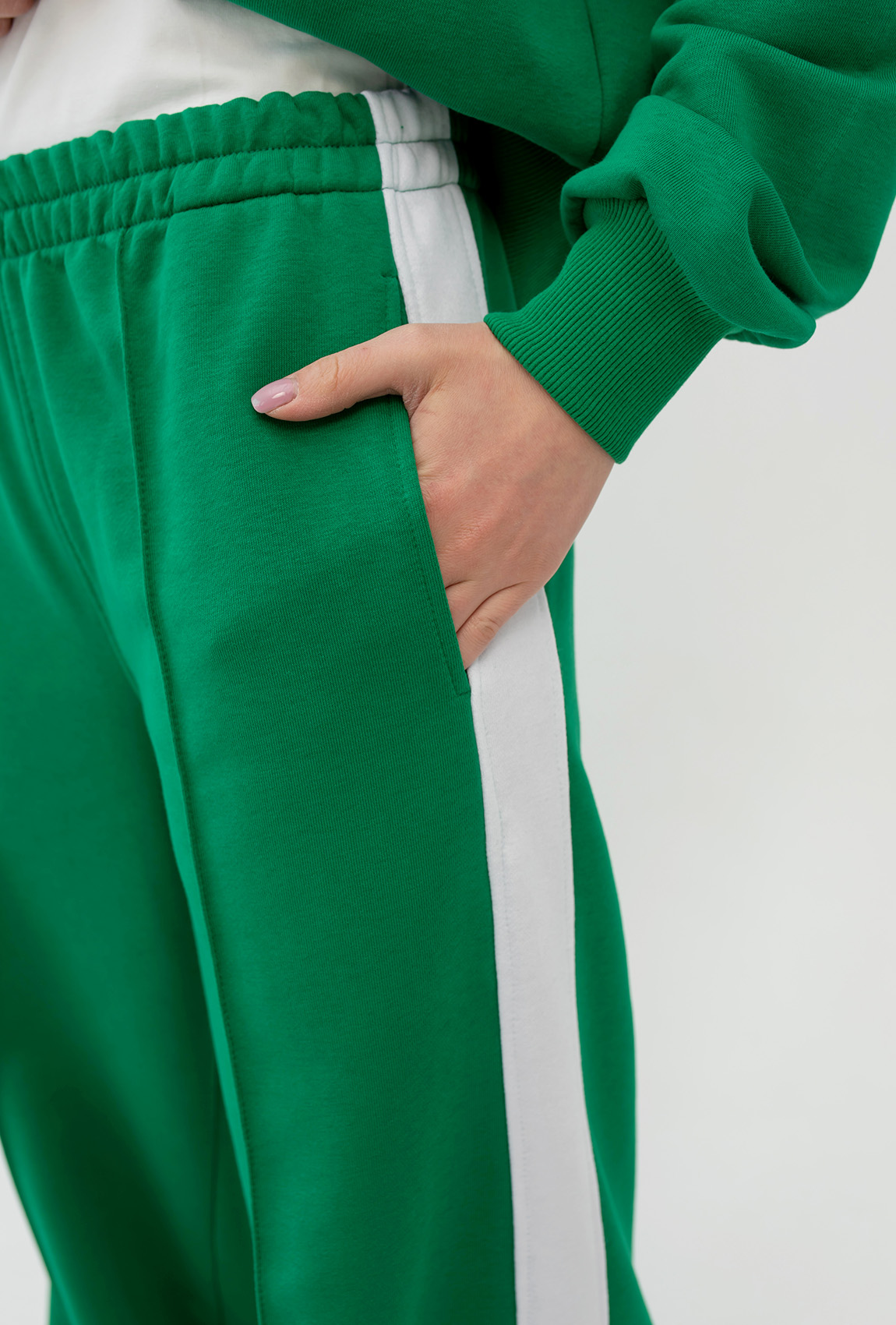 Зелений костюм петля з лампасами —  417537. Maritel. Зображення 7