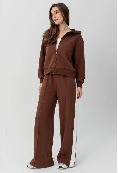 Шоколадный костюм петля с лампасами. Maritel. Изображенние 3