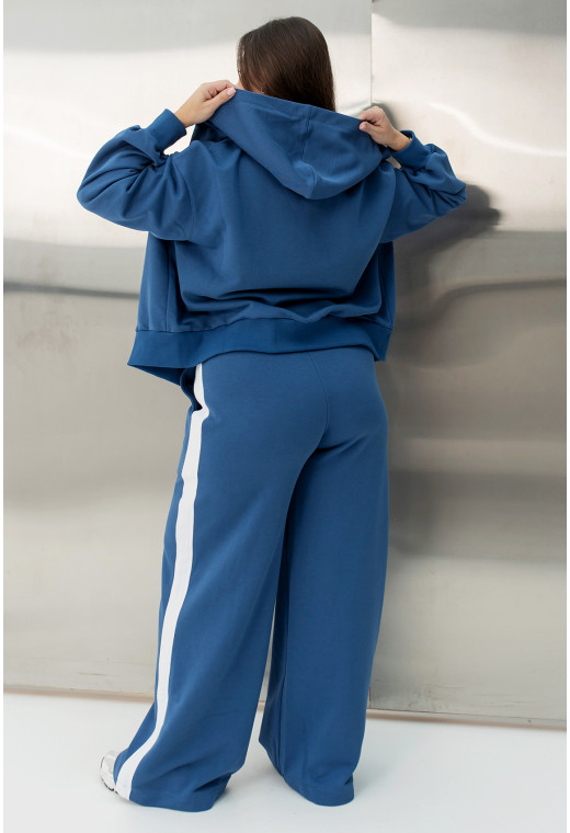 Костюм петля з лампасами колір джинс — 184741. Maritel. Зображення 2 Костюм петля з лампасами колір джинс — 184741. Maritel. Зображення 2