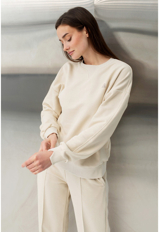 Бежевий костюм петля з мисом — 103490. Maritel. Зображення 1 Бежевий костюм петля з мисом — 103490. Maritel. Зображення 1