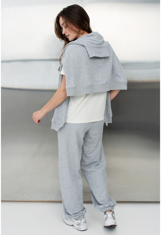 Серый костюм петля с вышивкой — 353025. Maritel. Изображенние 8 Серый костюм петля с вышивкой — 353025. Maritel. Изображенние 8