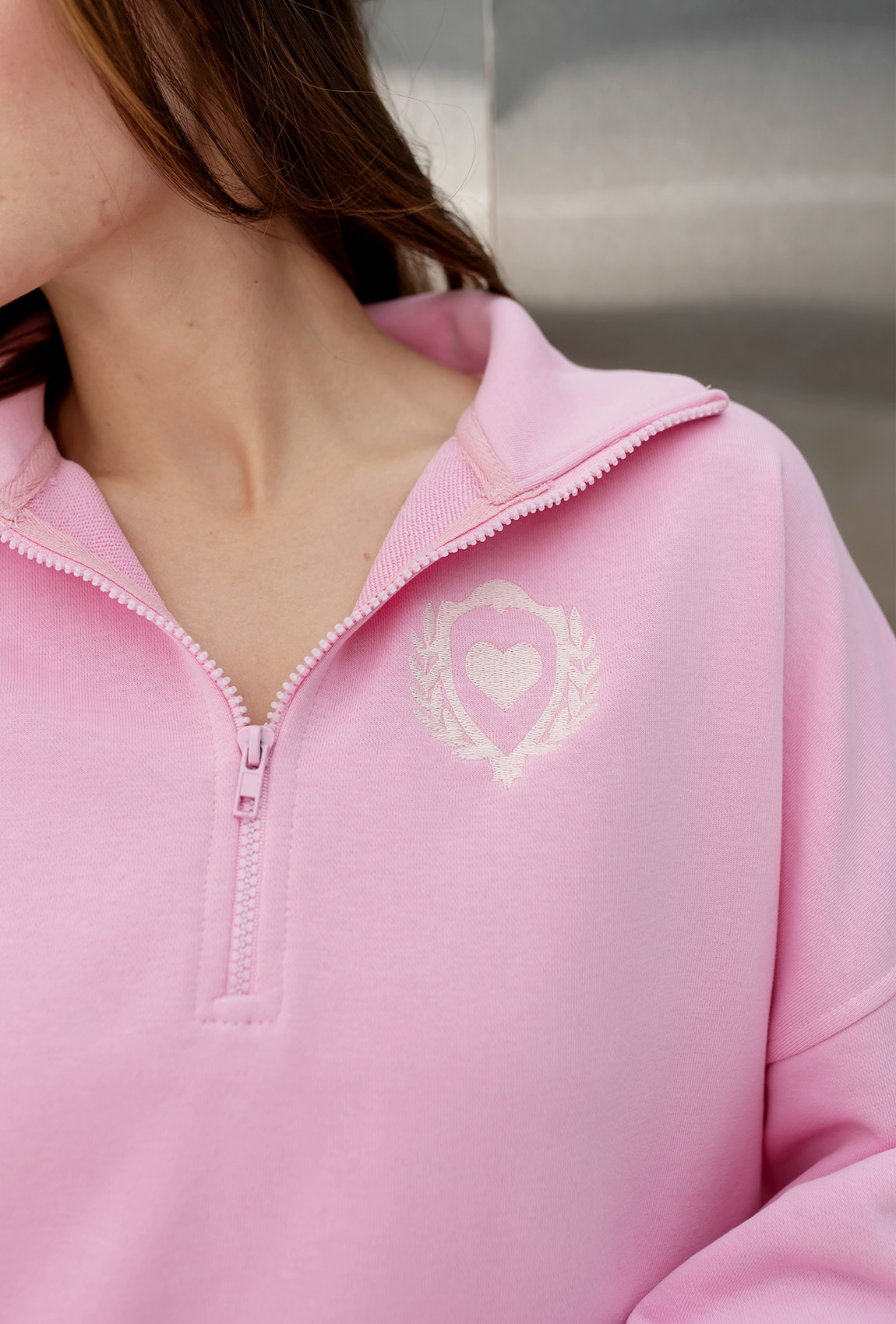 Рожевий костюм петля з вишивкою —  488570. Maritel. Зображення 4