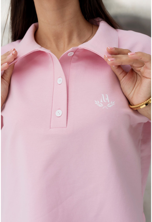 Розовый костюм поло с шортами — 429480. Maritel. Изображенние 2 Розовый костюм поло с шортами — 429480. Maritel. Изображенние 2