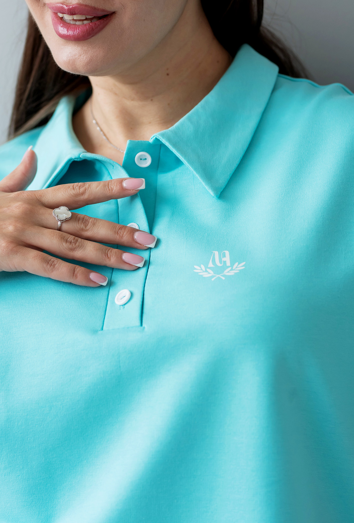 Костюм поло с шортами цвет тиффани —  542534. Maritel. Изображенние 4