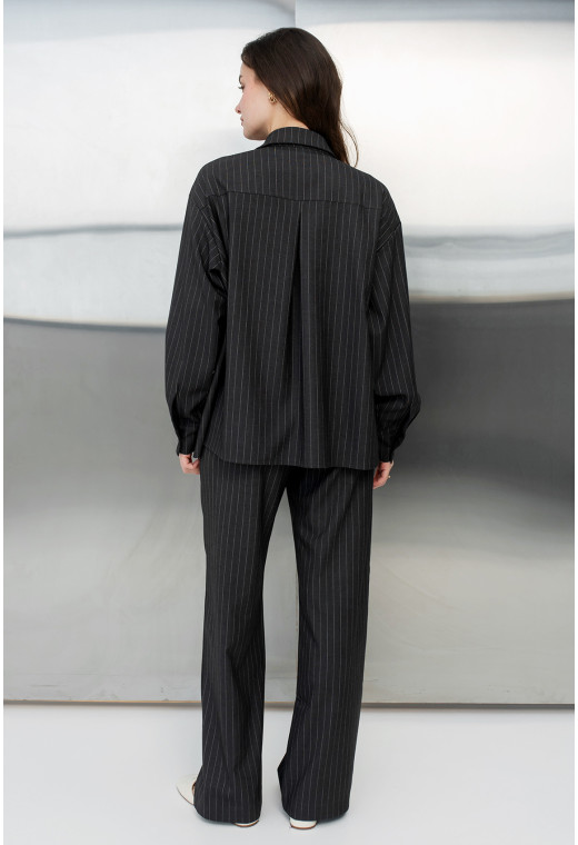 Графітовий костюм в смужку — 721159. Maritel. Зображення 2 Графітовий костюм в смужку — 721159. Maritel. Зображення 2